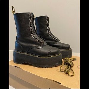 Dr Martens Sinclair Hi Max - LIKE NEW - US 5 - Black Leather Platform Boots Docs